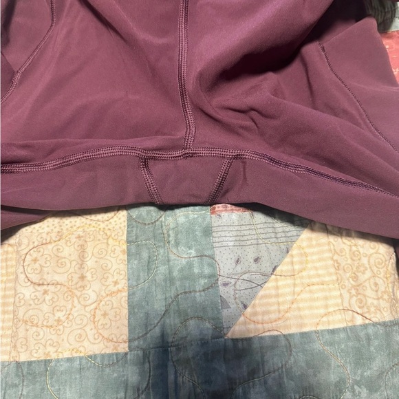 SOLD - Lululemon Invigorate Leggings Size 4 - Picture 4 of 5